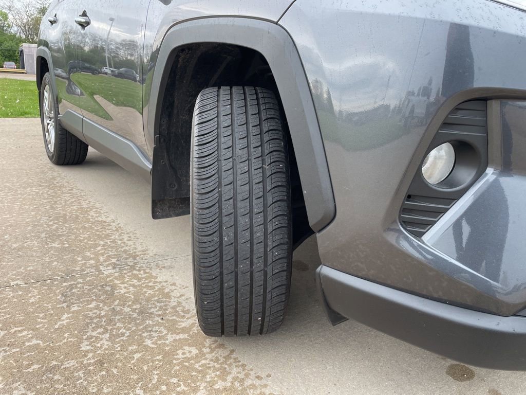 Used 2020 Toyota RAV4 Limited w/ Limited Grade Weather Package AWD/4WD image 17