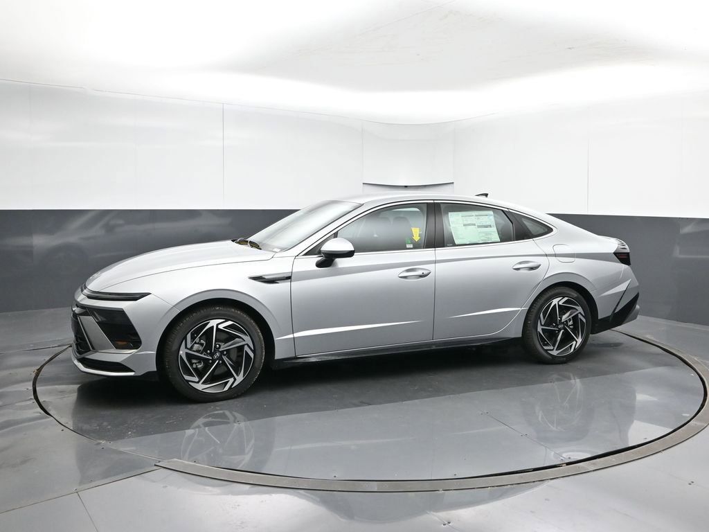 New 2026 Hyundai Sonata SEL FWD image 2