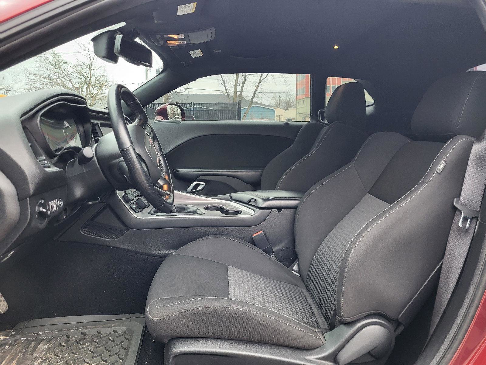 Used 2022 Dodge Challenger R/T w/ Shaker Package image 9