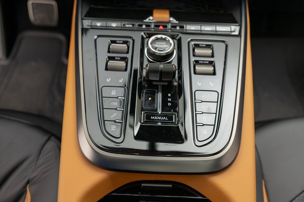 New 2025 Aston Martin DBX 707 image 30