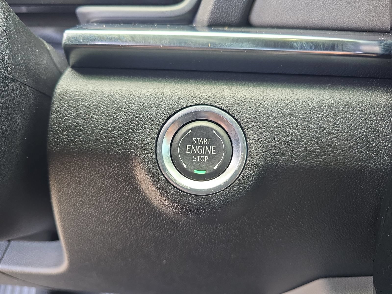 Used 2025 GMC Terrain Elevation FWD image 25
