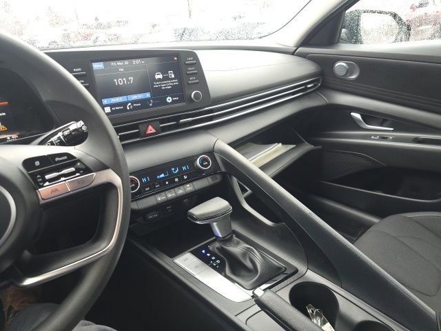 Used 2022 Hyundai Elantra SEL FWD image 22