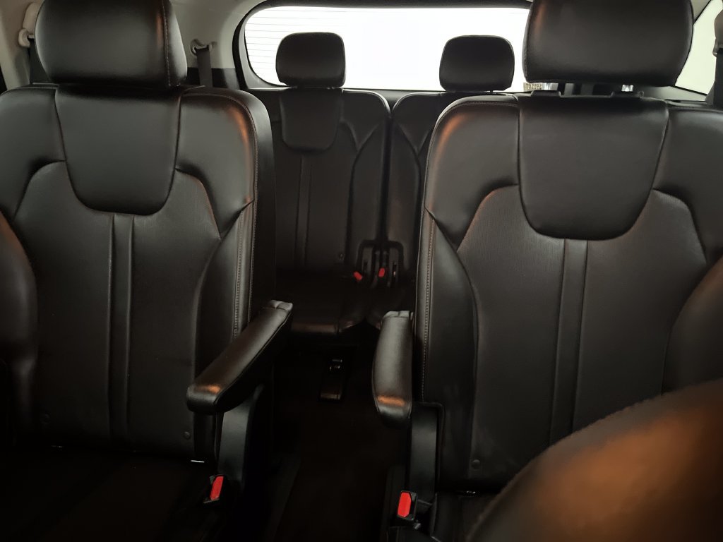 Used 2023 Kia Sorento EX FWD image 13