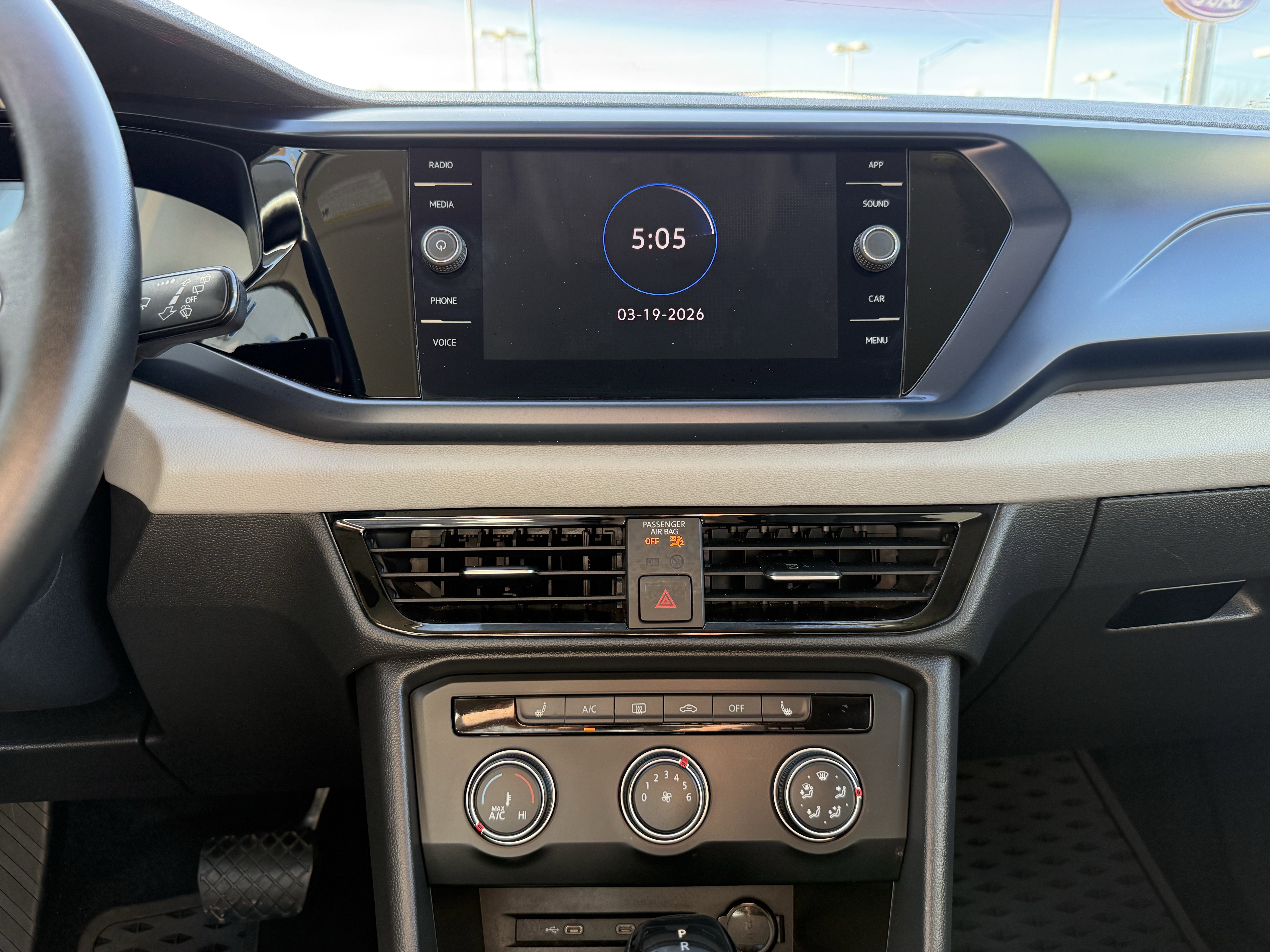 Used 2022 Volkswagen Taos SE image 16