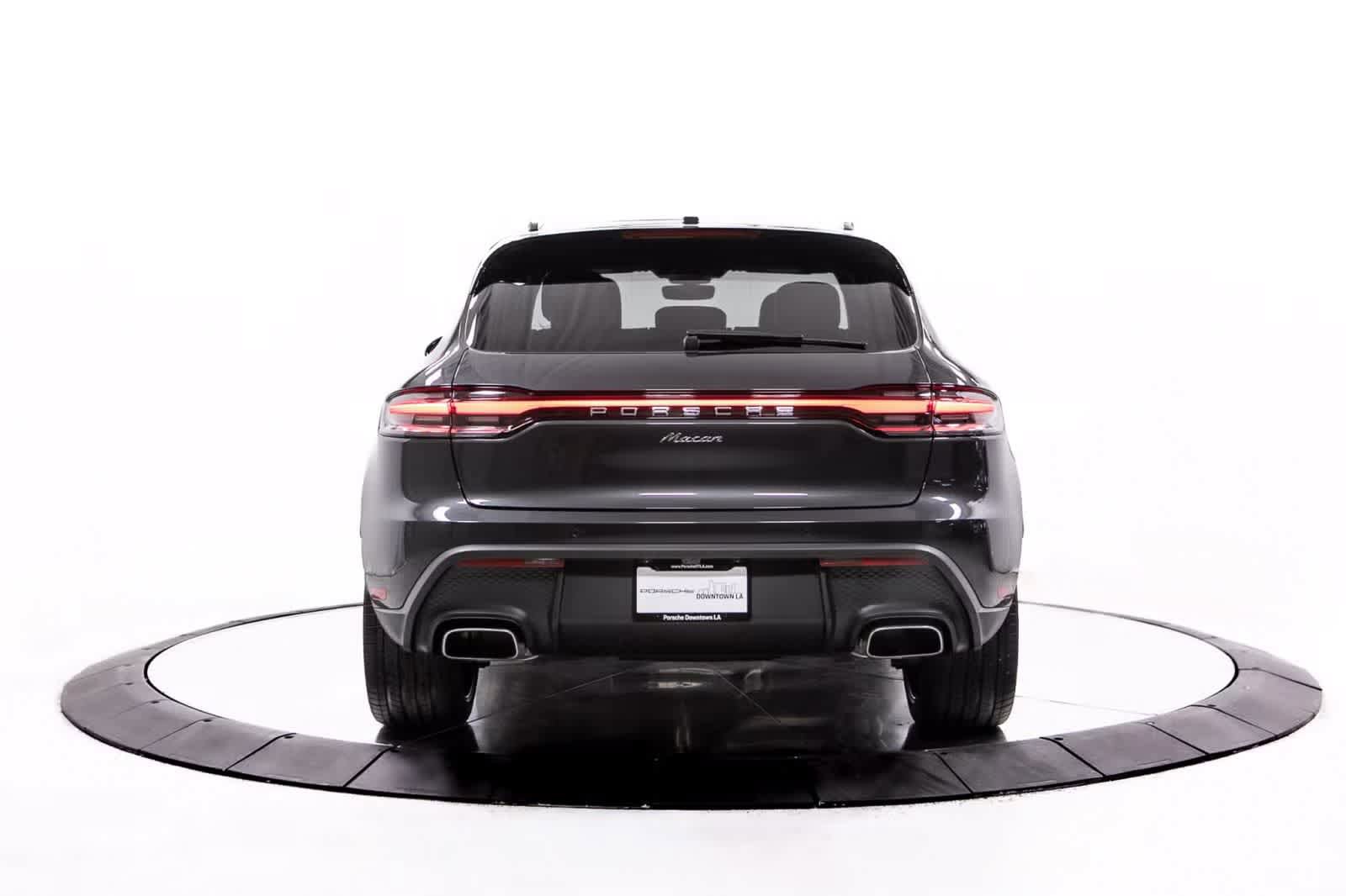 Certified 2026 Porsche Macan AWD/4WD image 6