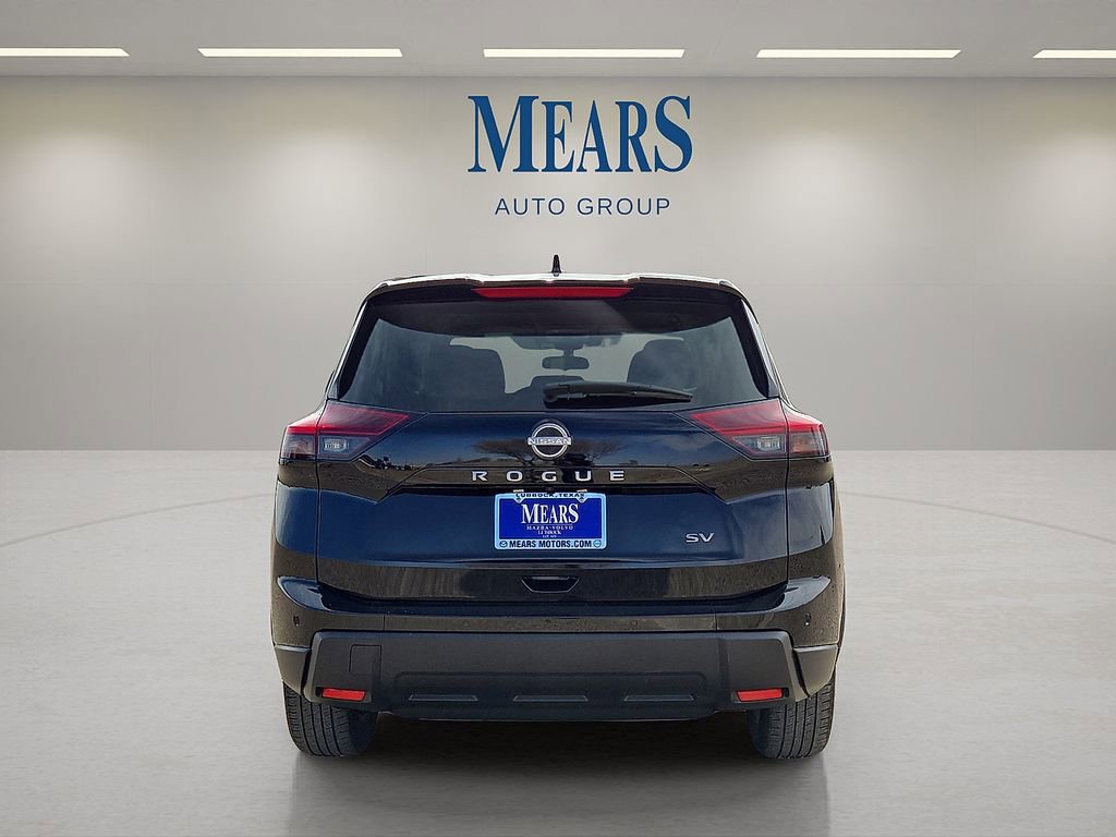 Used 2024 Nissan Rogue SV image 4