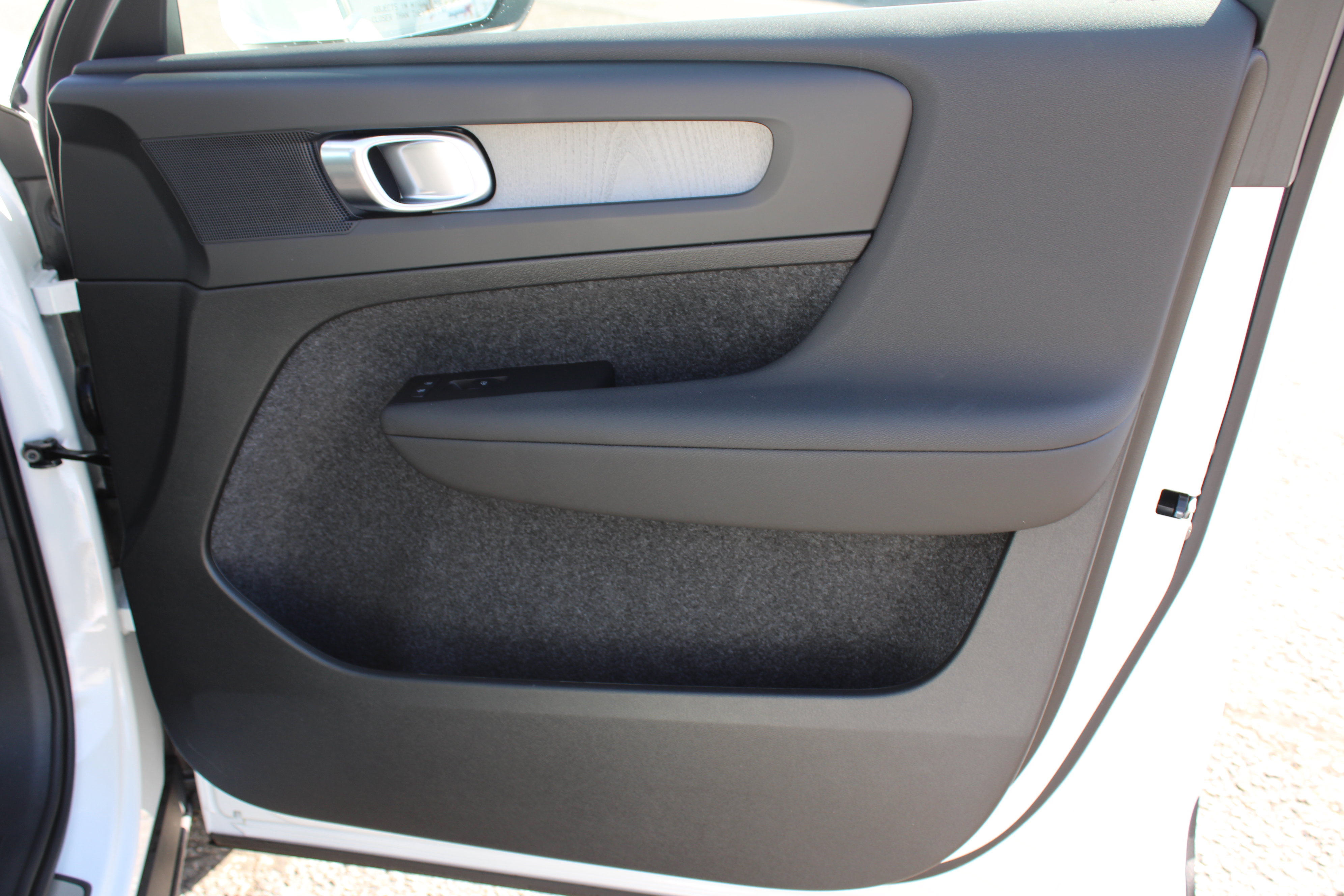 New 2025 Volvo XC40 B5 Plus w/ Protection Package Premier image 40