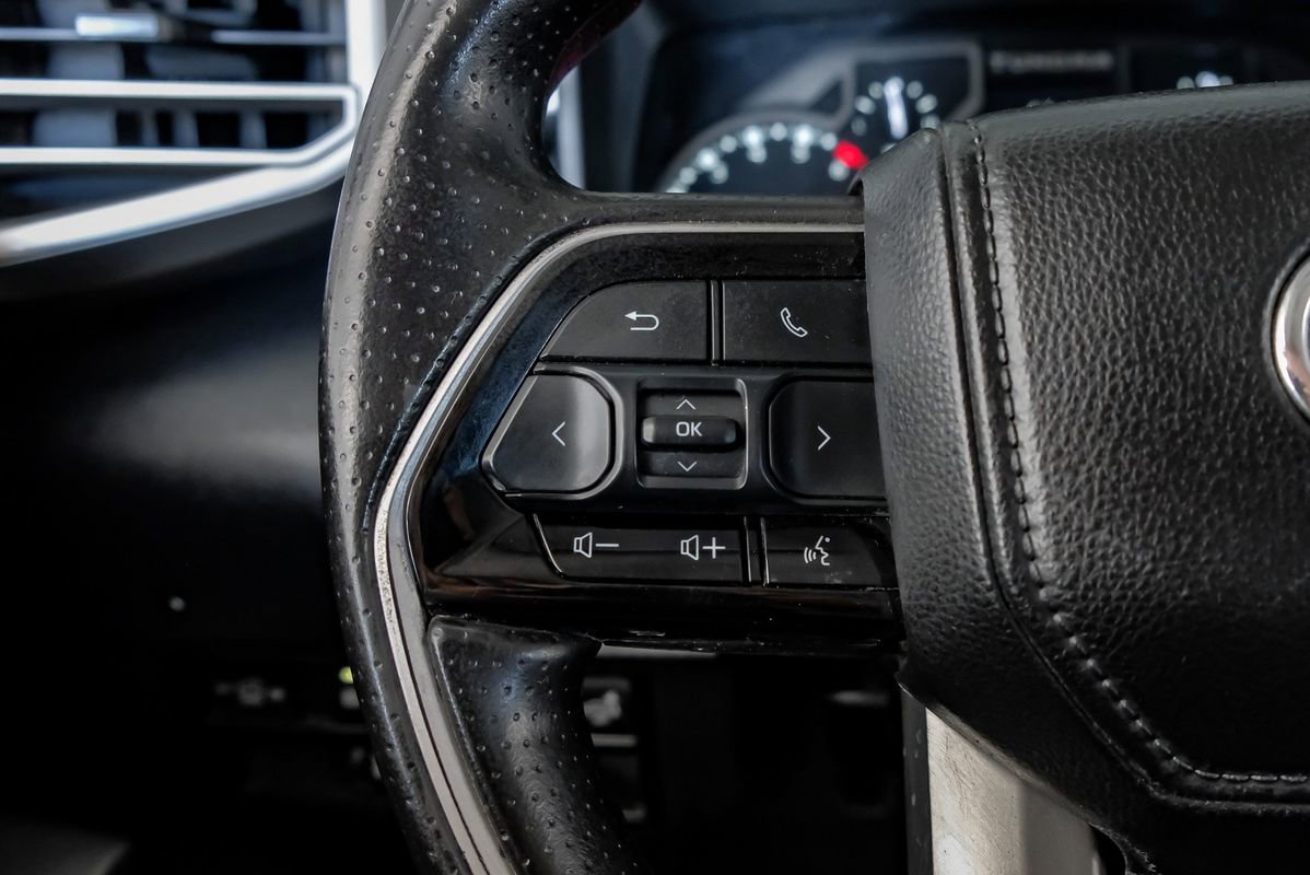 Used 2022 Toyota Tundra SR5 w/ SR5 Convenience Package image 17