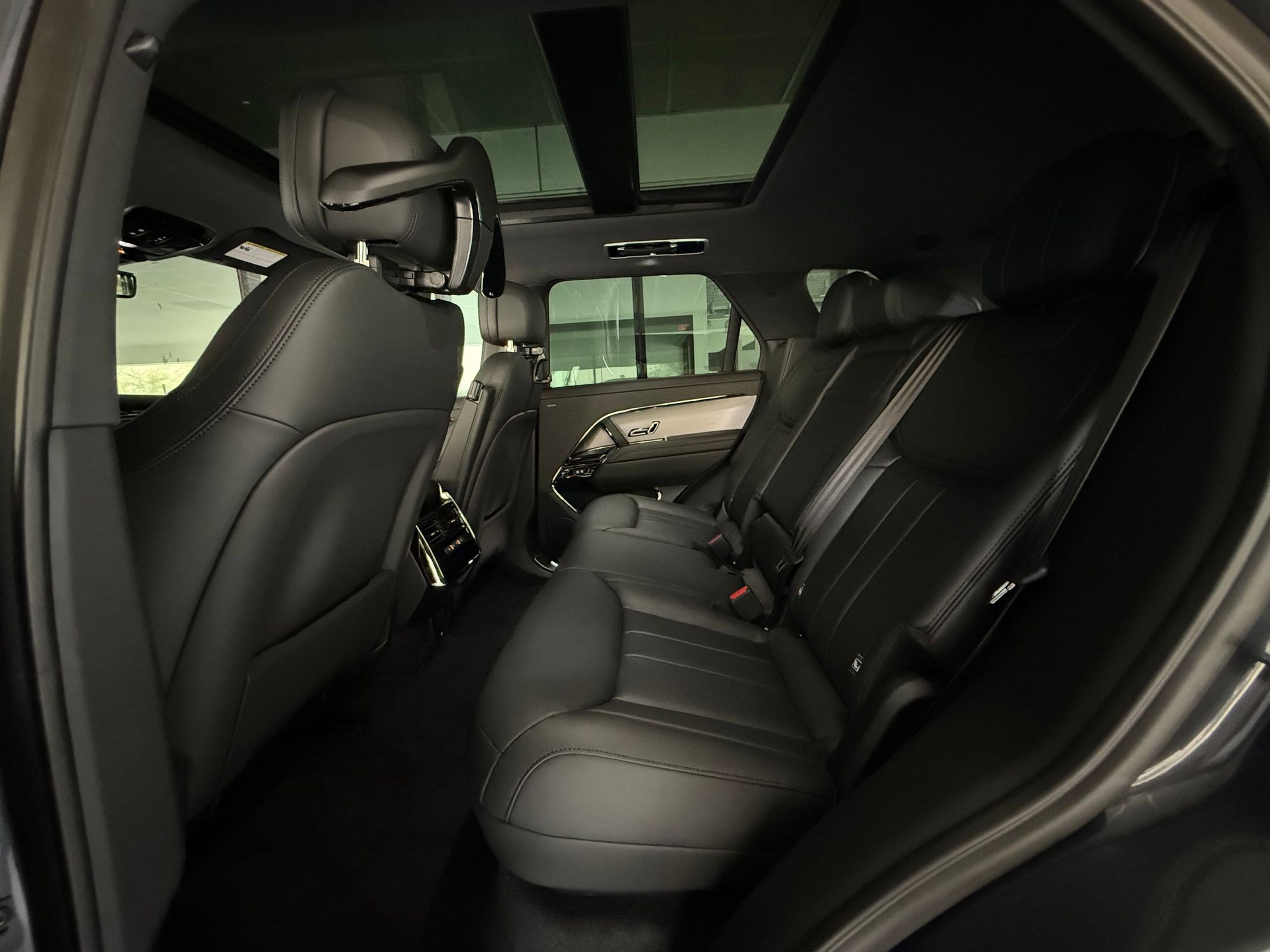 New 2026 Land Rover Range Rover Sport Dynamic SE AWD/4WD image 12