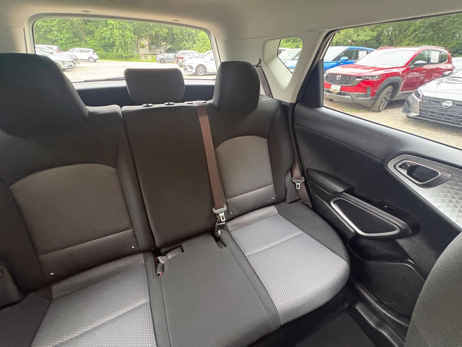 Used 2025 Kia Soul LX w/ LX Technology Package FWD image 34