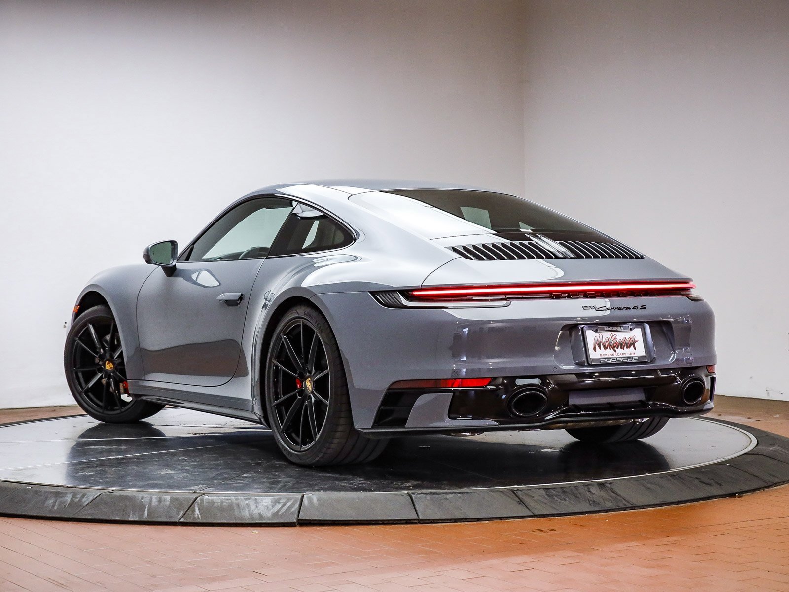 Used 2024 Porsche 911 Carrera 4S image 3