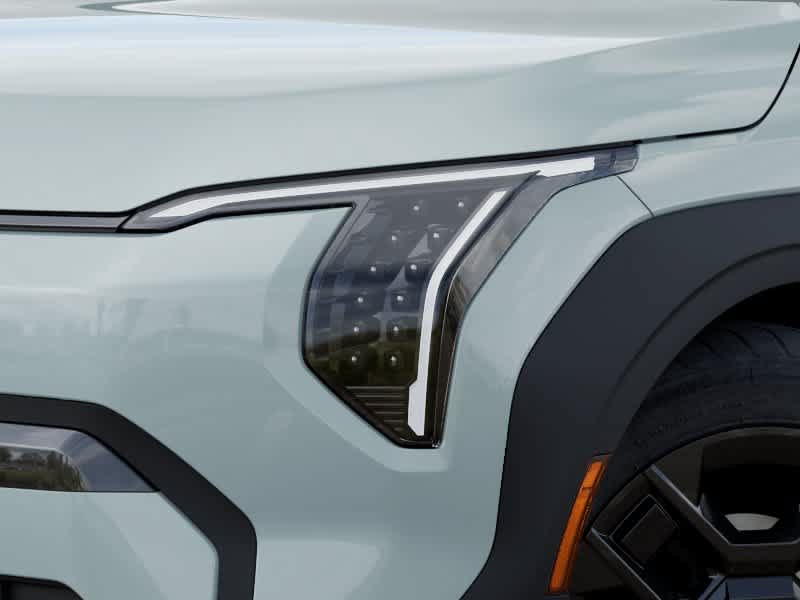 New 2027 Kia EV3 Wind FWD image 10