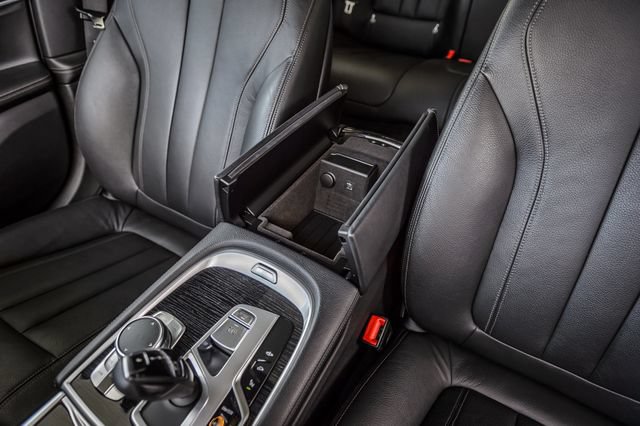 Used 2019 BMW 740i w/ M Sport Package RWD image 35