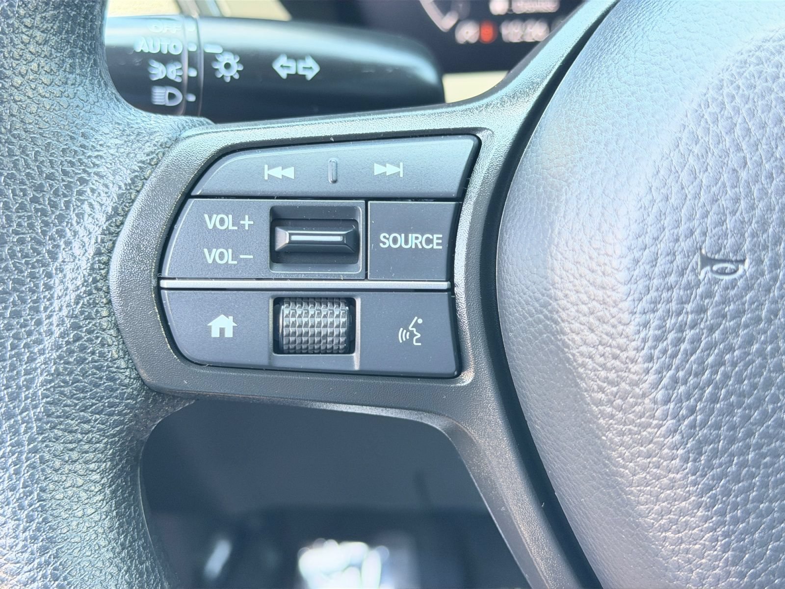 Used 2025 Honda CR-V LX image 21