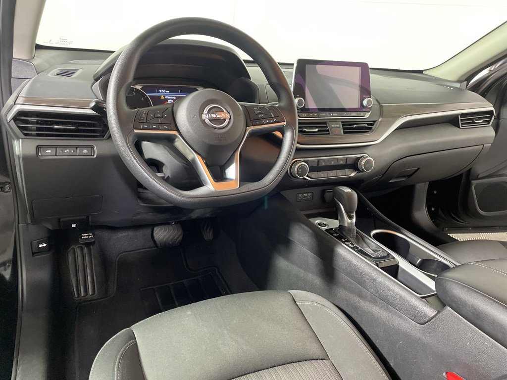 Used 2024 Nissan Altima 2.5 SV image 8