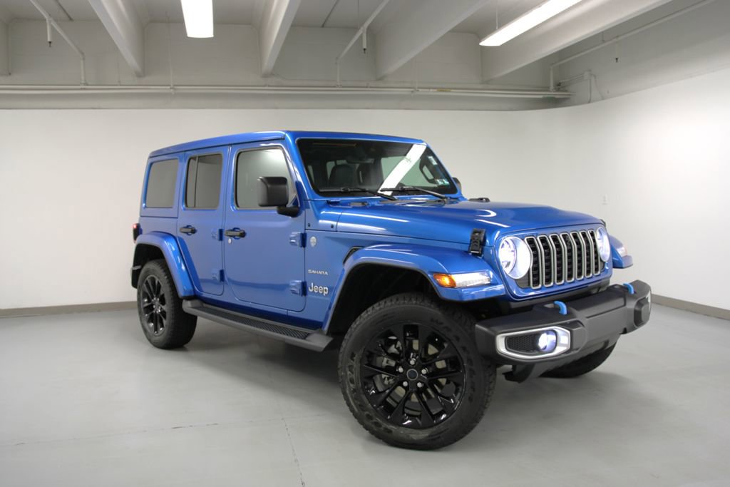 Used 2024 Jeep Wrangler Unlimited Sahara w/ Technology Group image 8