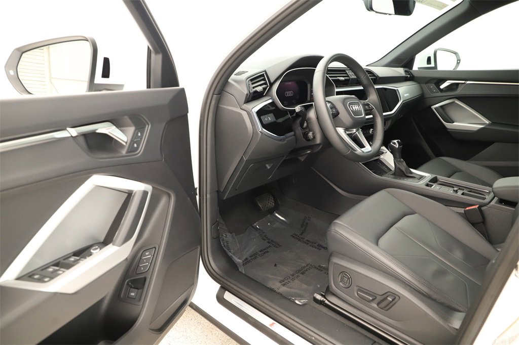 Certified 2025 Audi Q3 2.0T Premium w/ Convenience Package image 14