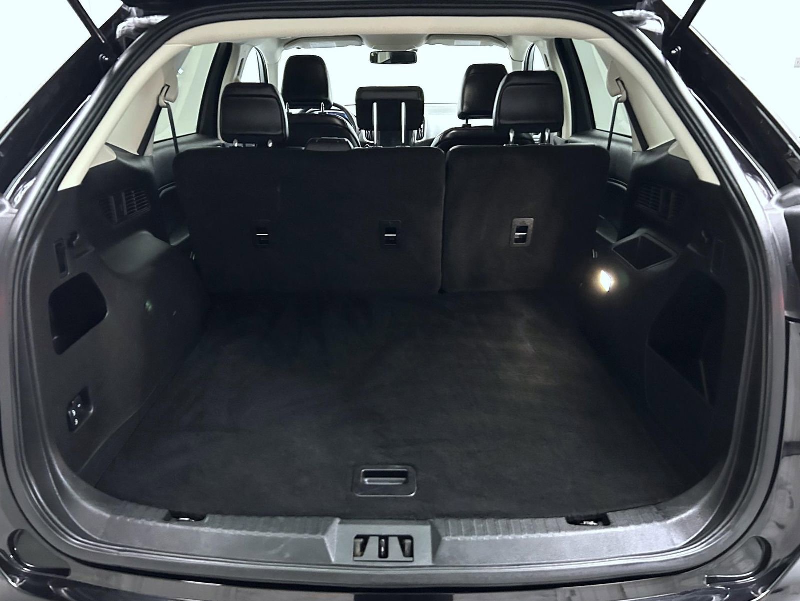 Used 2024 Ford Edge SEL image 21