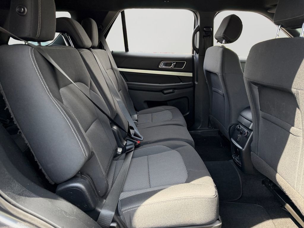 Used 2017 Ford Explorer XLT AWD/4WD image 8