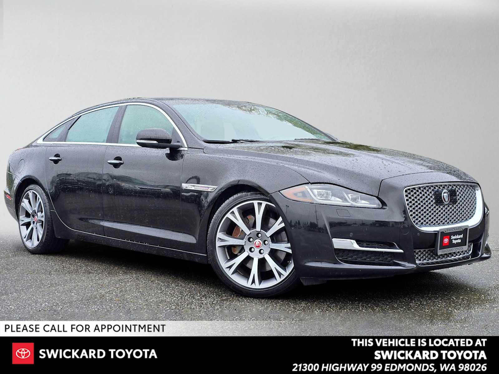 Used 2019 Jaguar XJ L Portfolio RWD image 1