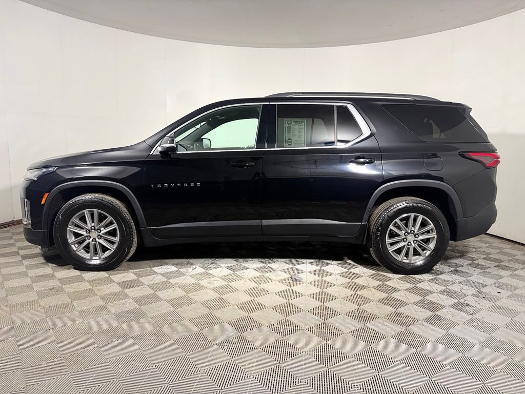 Used 2023 Chevrolet Traverse LT w/ LPO, Cargo Package AWD/4WD image 3