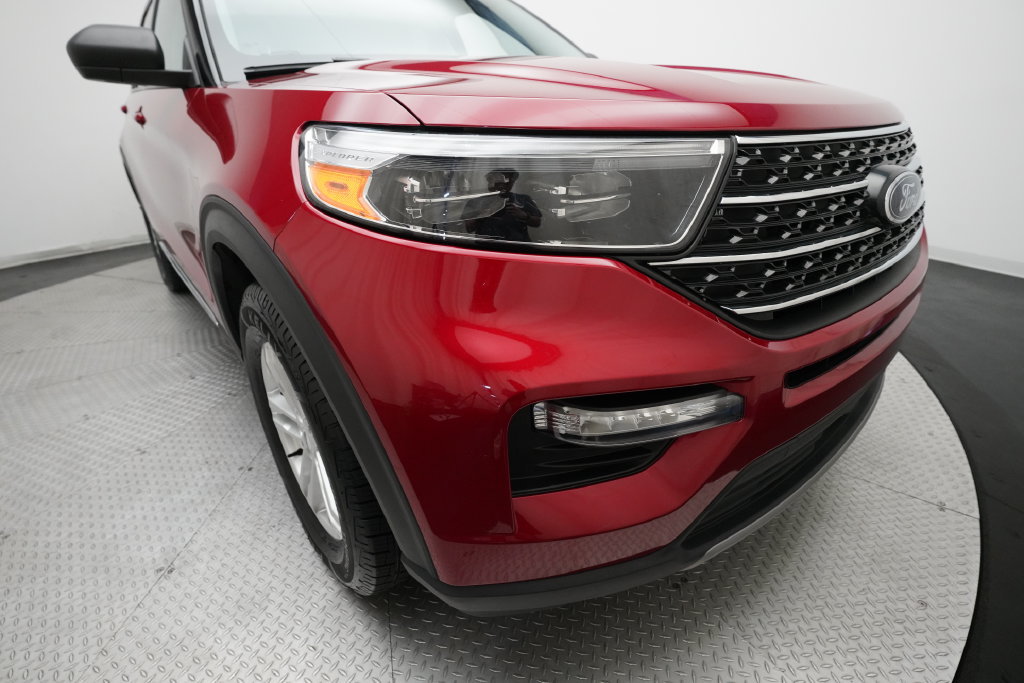 Certified 2023 Ford Explorer XLT w/ Equipment Group 202A AWD/4WD image 22