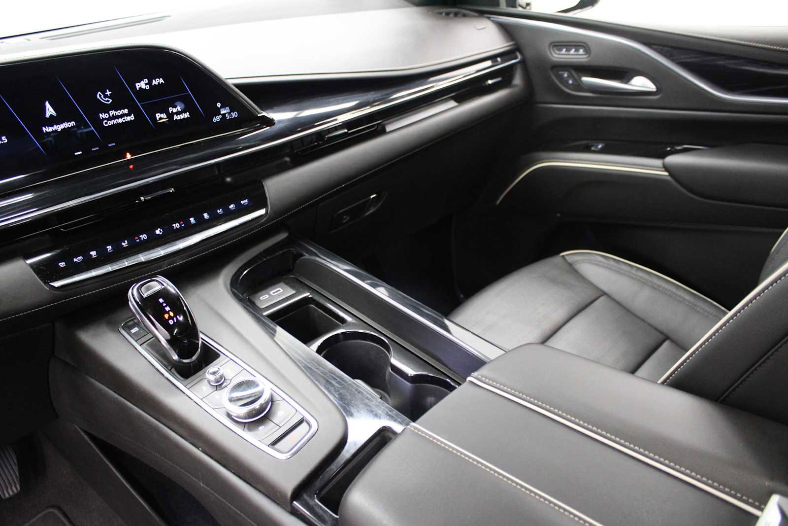 Certified 2024 Cadillac Escalade Sport w/ LPO, ONYX Package image 35