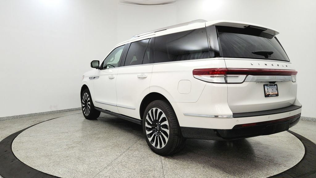 Used 2024 Lincoln Navigator Black Label AWD/4WD image 3