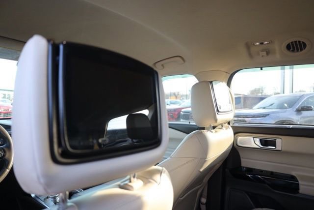 Used 2021 Ford Explorer Platinum w/ Equipment Group 601A image 33