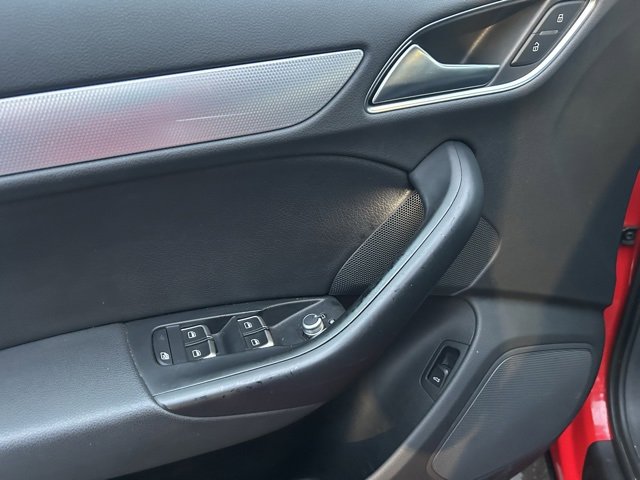 Used 2016 Audi Q3 2.0T Premium Plus w/ Technology Package image 6