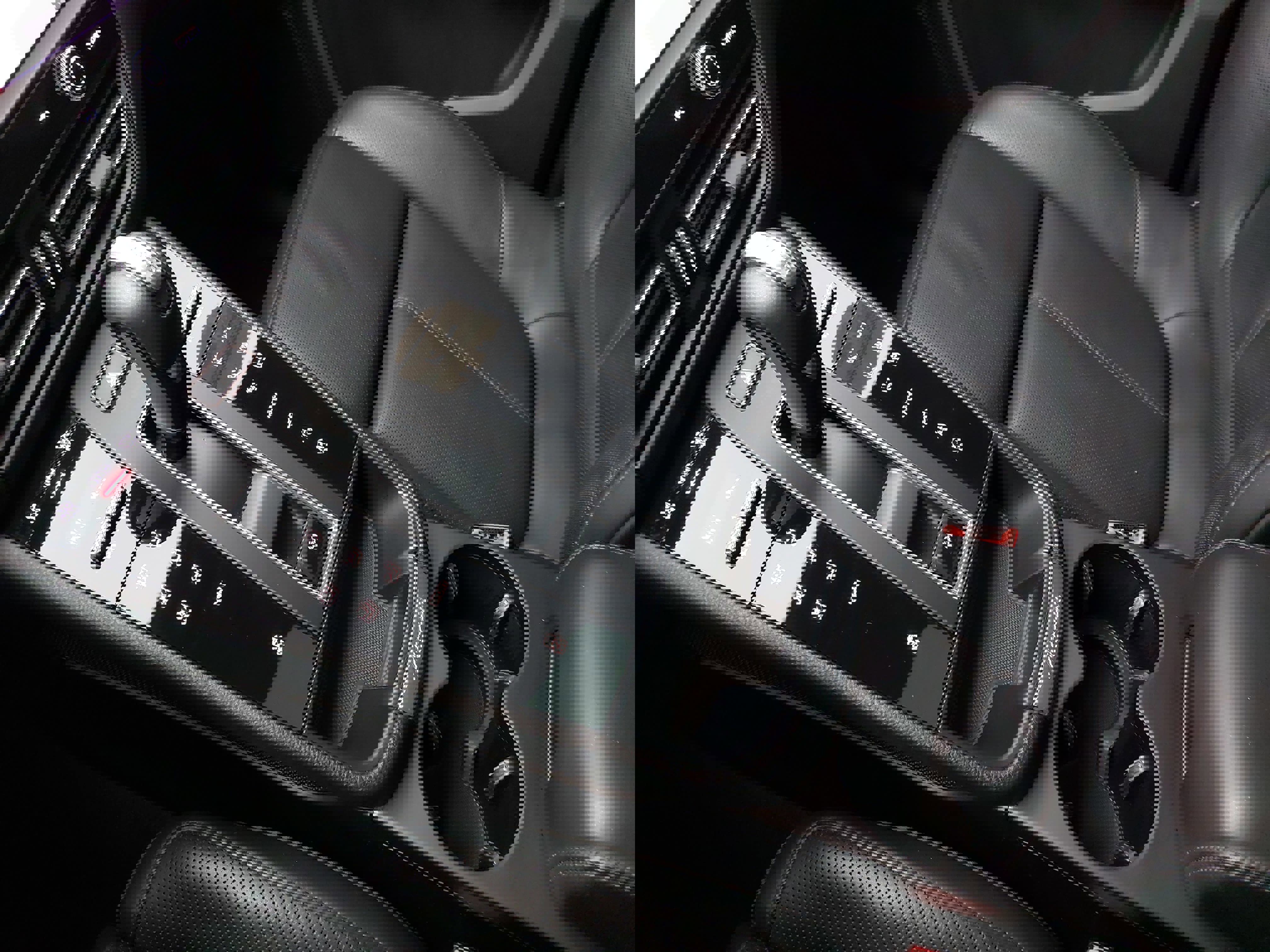 Used 2022 Porsche Macan w/ Premium Package Plus image 27