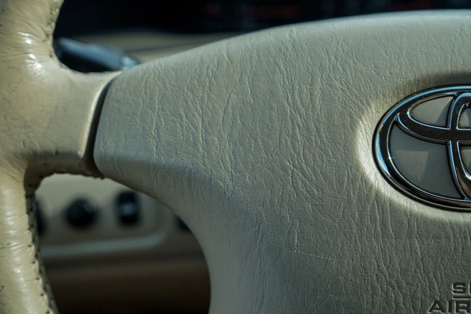 Used 2004 Toyota Avalon XLS image 24