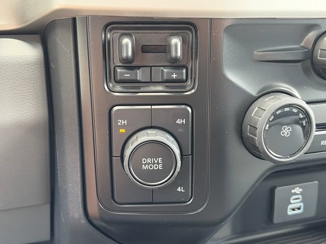 New 2026 Ford F550 4x4 Crew Cab image 18