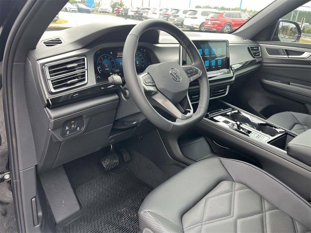 New 2026 Volkswagen Atlas Cross Sport SE FWD image 12