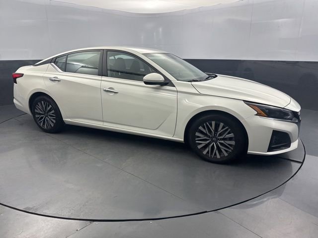 Used 2023 Nissan Altima 2.5 SV image 10