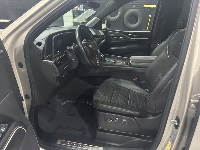 Used 2024 Cadillac Escalade Premium Luxury Platinum image 10