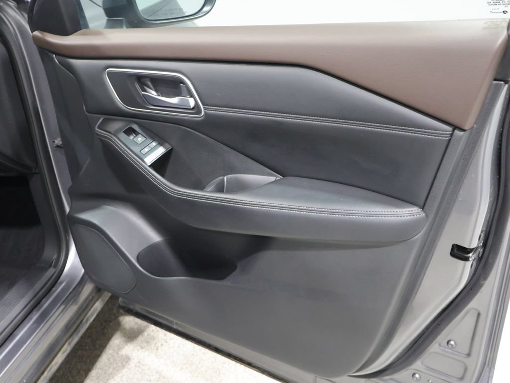 Used 2021 Nissan Rogue SV w/ Premium Package AWD/4WD image 25