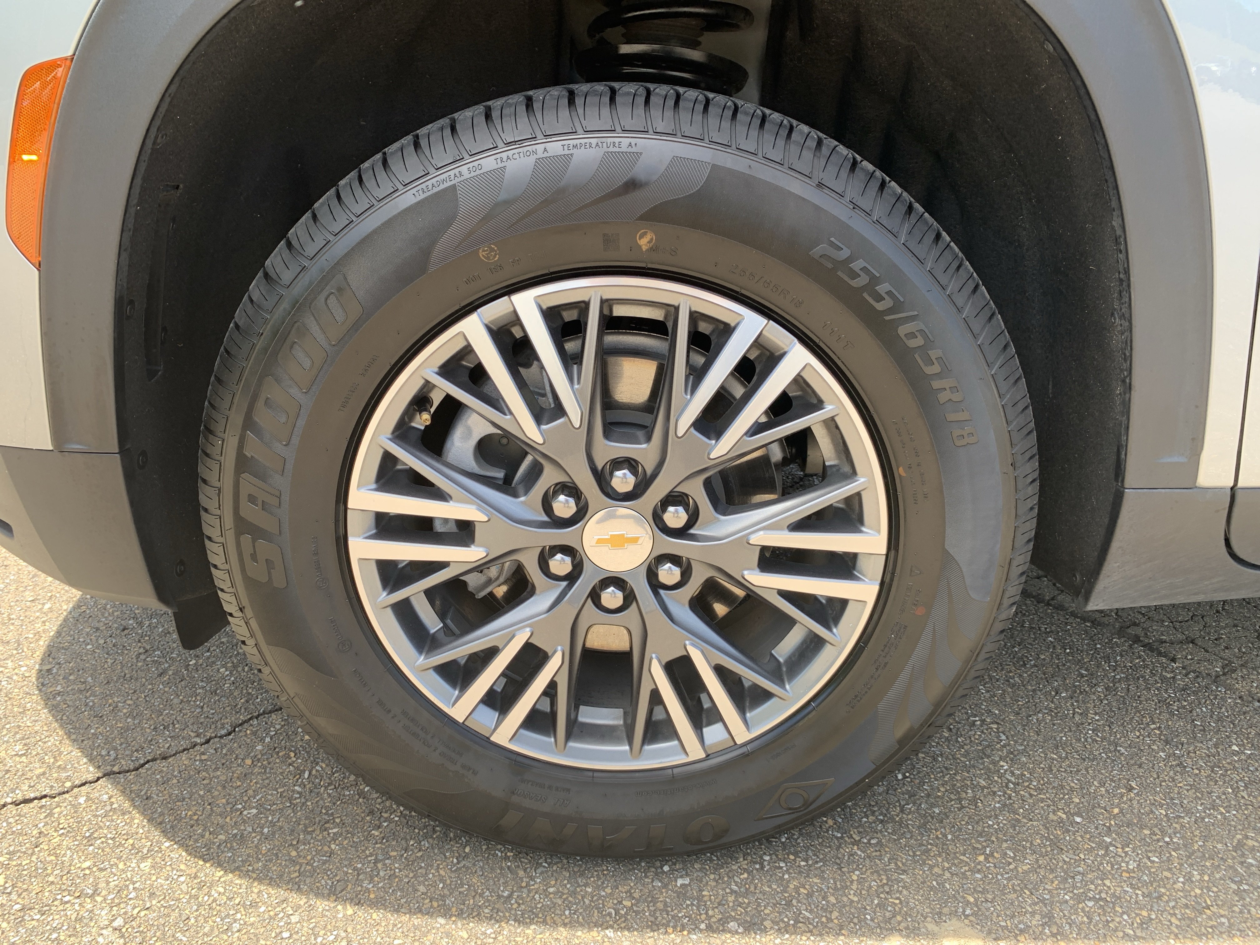 Used 2025 Chevrolet Traverse LT FWD image 56
