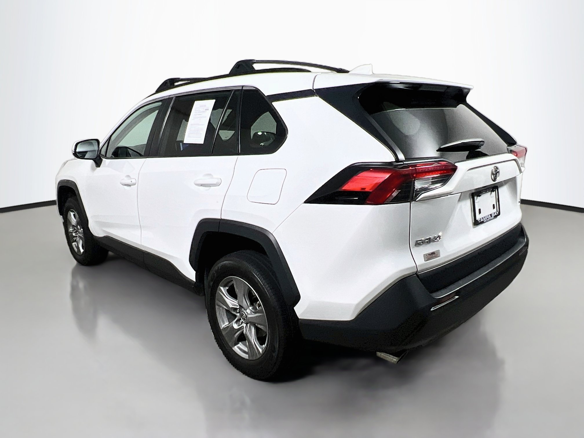 Used 2025 Toyota RAV4 XLE FWD image 8