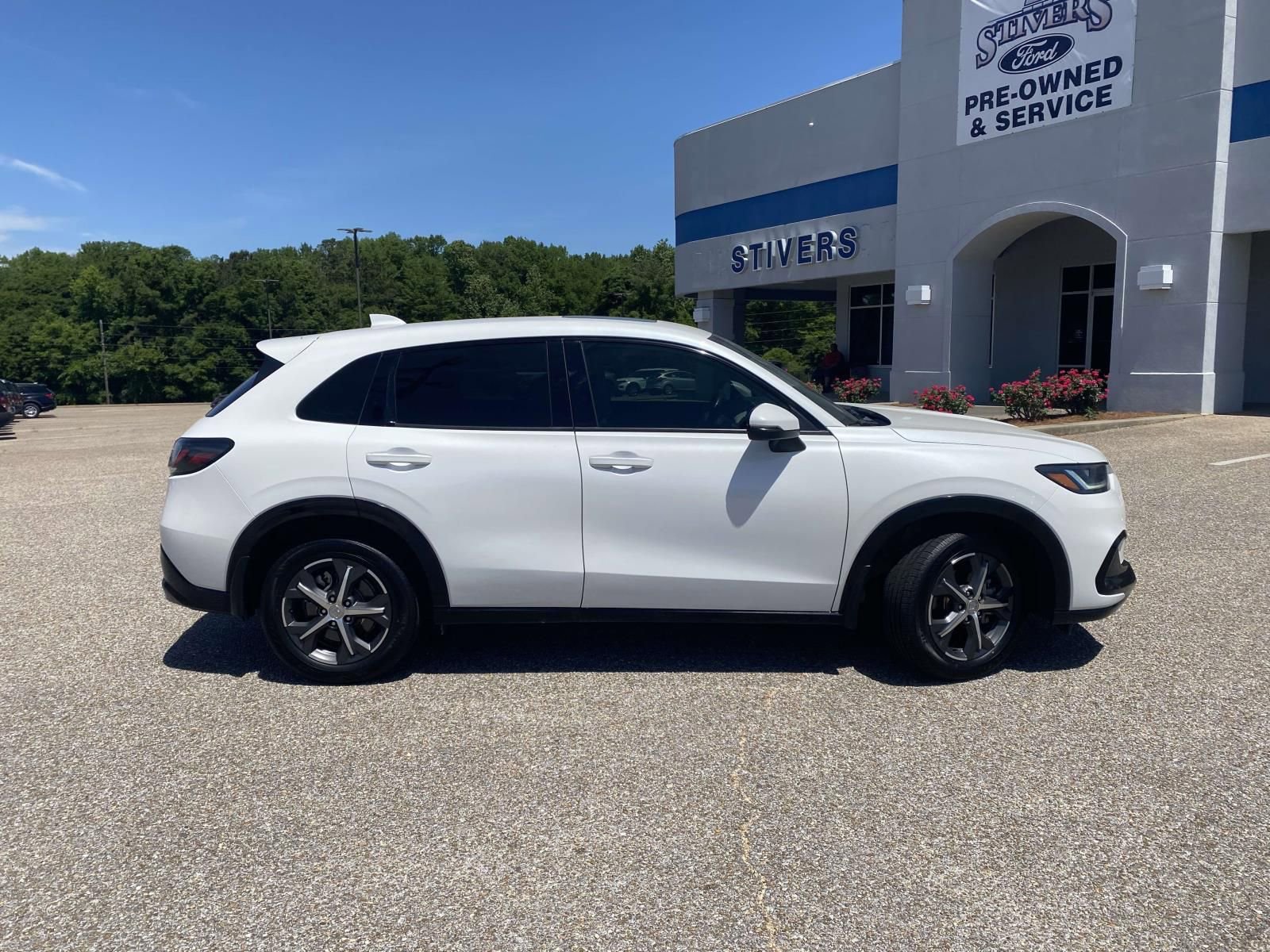 Used 2023 Honda HR-V EX-L image 8