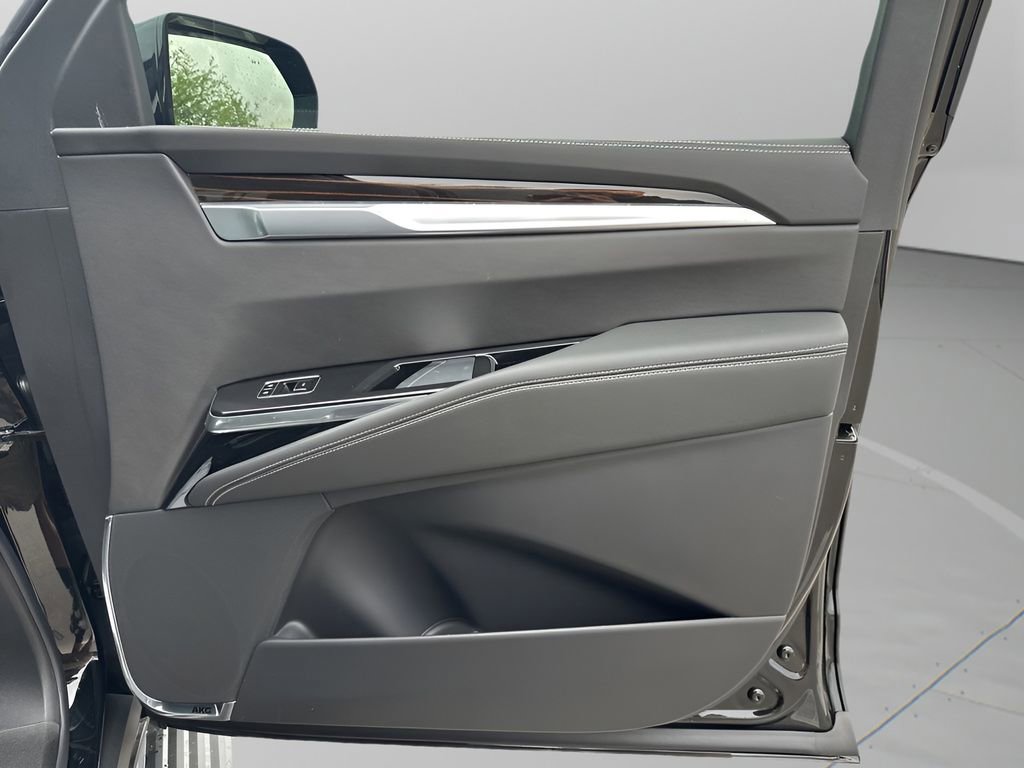 New 2026 Cadillac Escalade Luxury w/ LPO, Floor Liner Package image 15