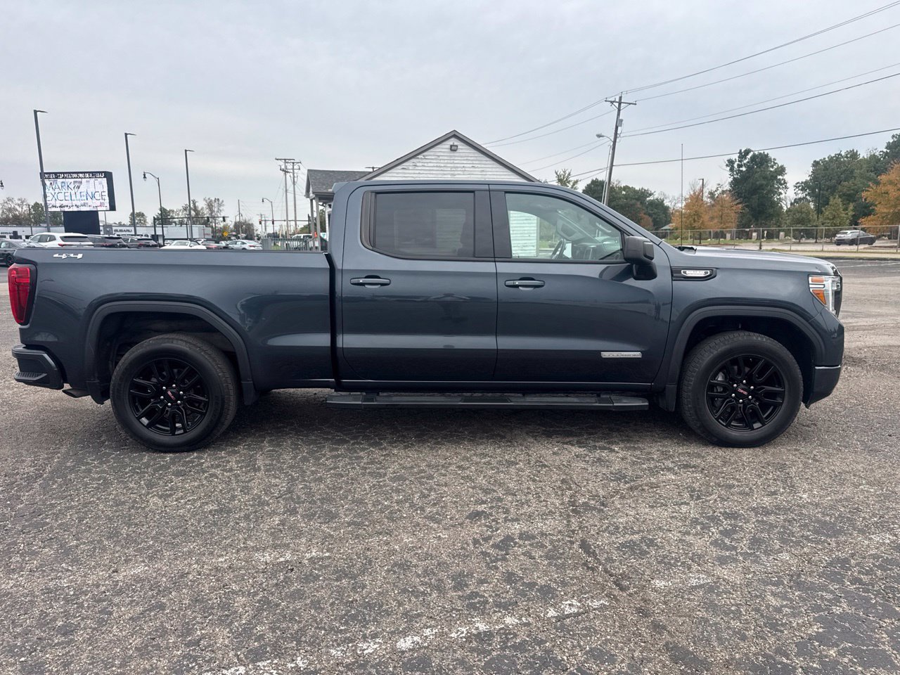 Used 2021 GMC Sierra 1500 Elevation w/ LPO, Elevation Black Package AWD/4WD image 4