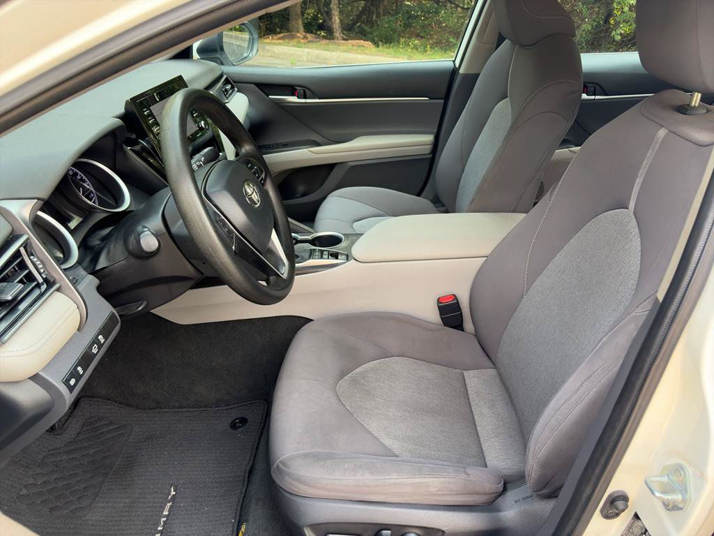 Used 2022 Toyota Camry LE FWD image 19