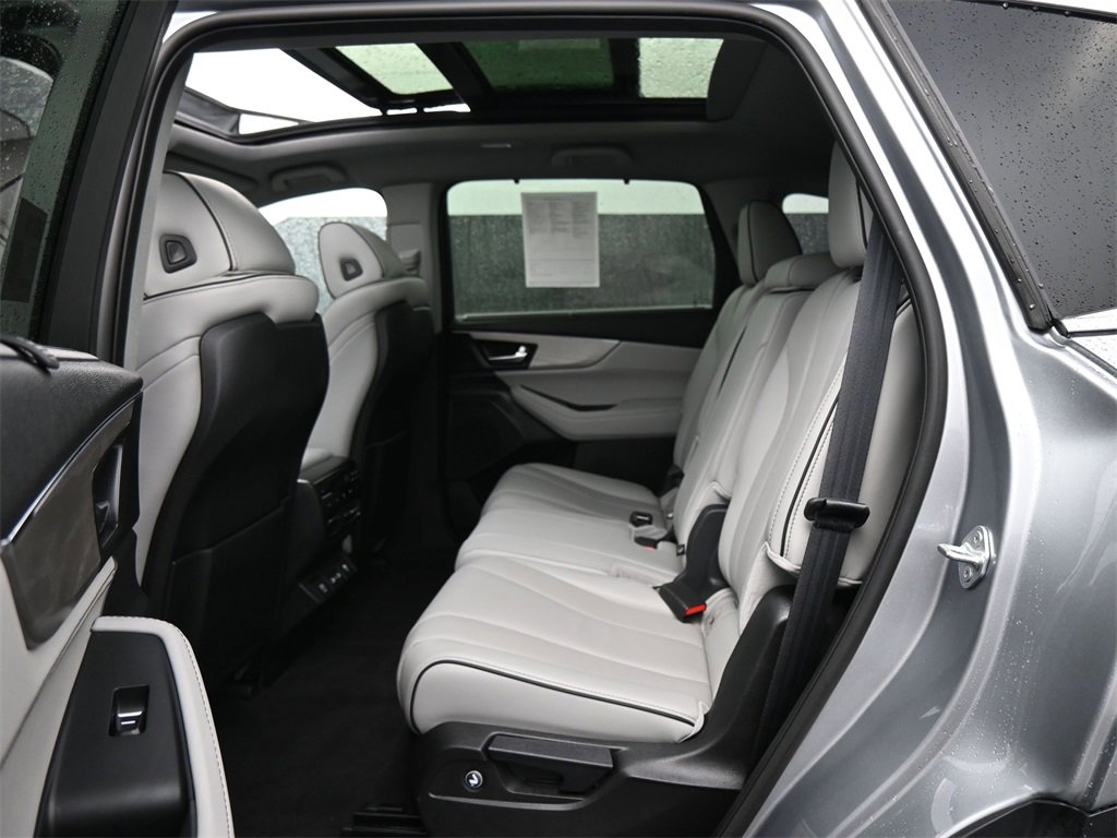 Used 2023 Acura MDX SH-AWD w/ Advance Package image 19