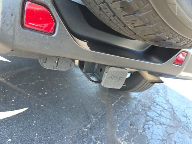 Used 2023 Jeep Wrangler Unlimited Sahara w/ Cold Weather Group image 6