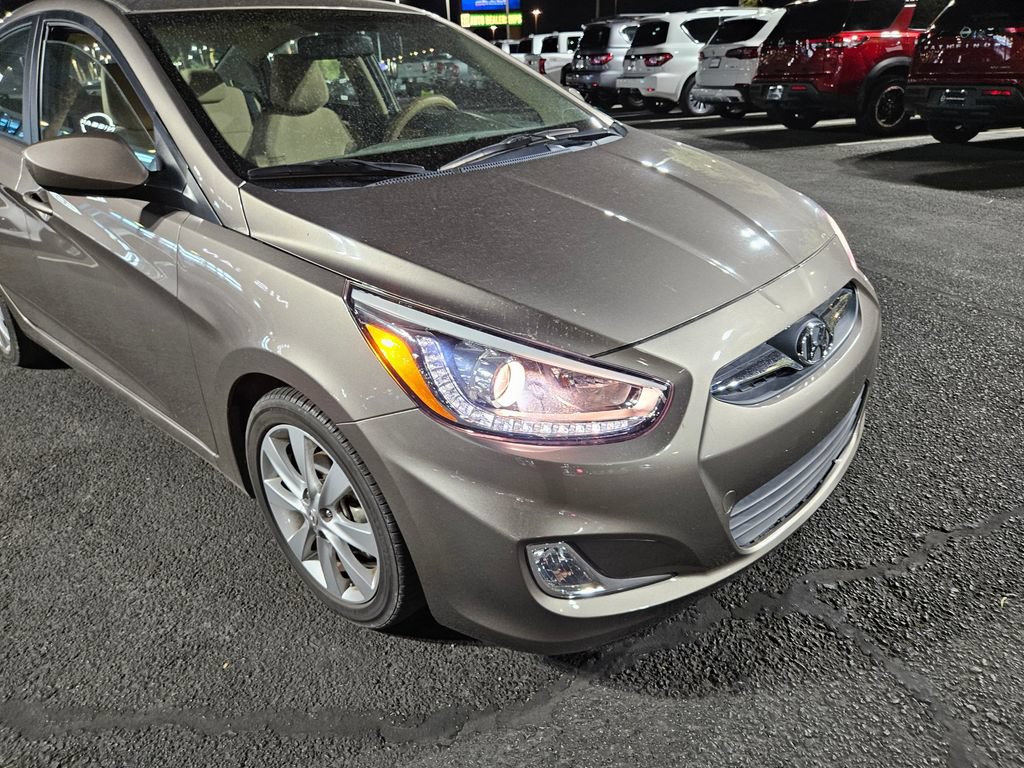 Used 2014 Hyundai Accent GLS w/ Option Group 2 FWD image 3