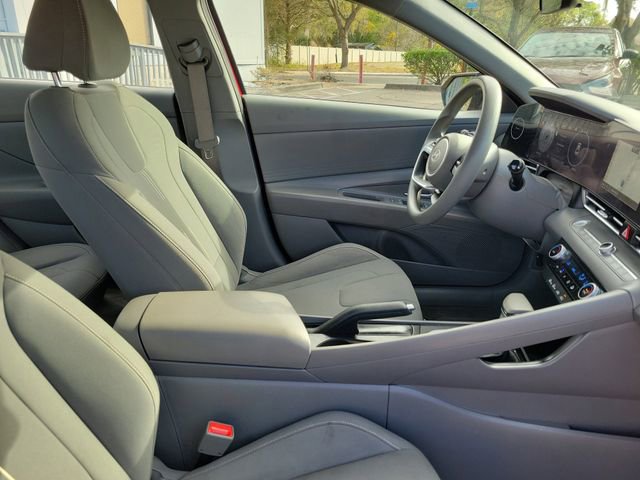 Used 2024 Hyundai Elantra SEL image 34