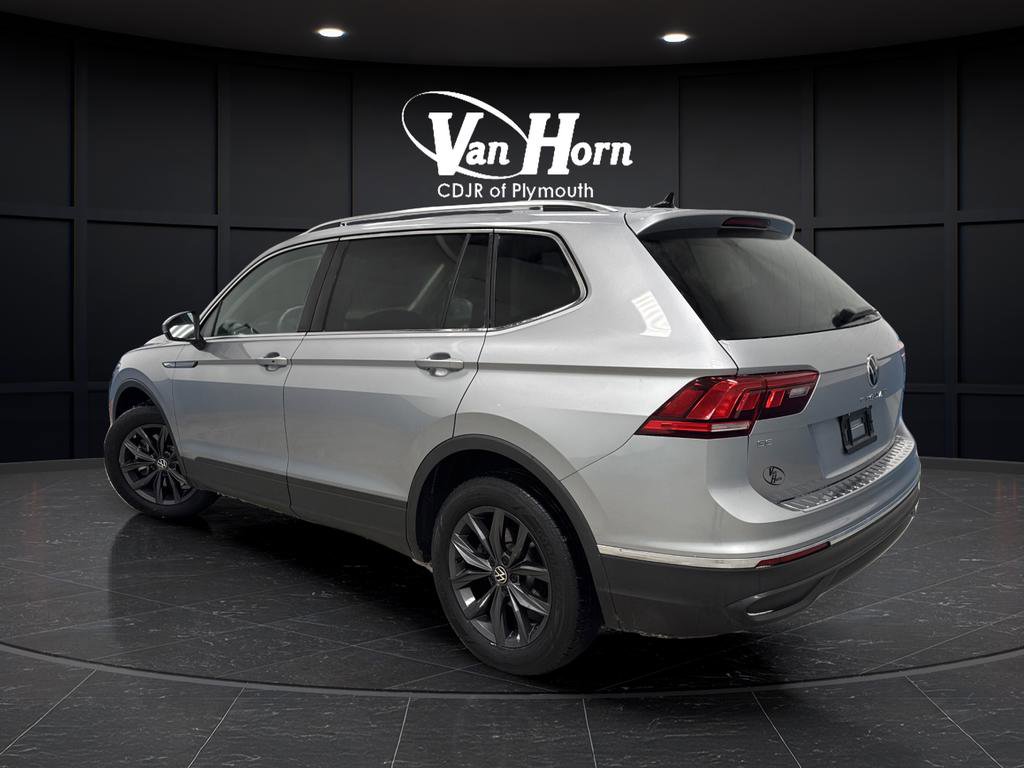 Used 2022 Volkswagen Tiguan SE AWD/4WD image 3