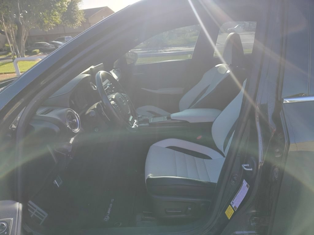 Used 2022 Lexus IS 350 F Sport RWD image 9