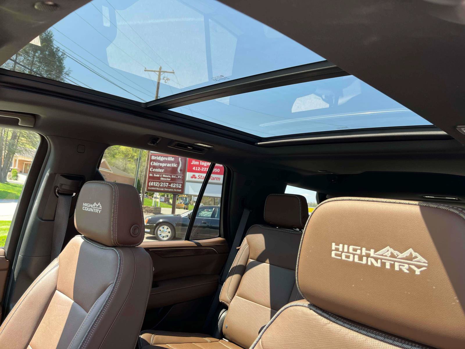 Used 2021 Chevrolet Tahoe High Country w/ Premium Package AWD/4WD image 15